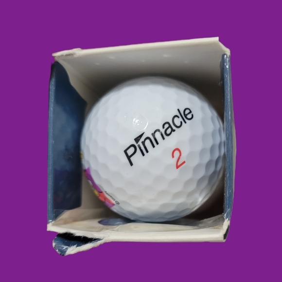 Pinnacle "Donald Duck" Golf Balls (Pack of 3) - Picture 8 of 9